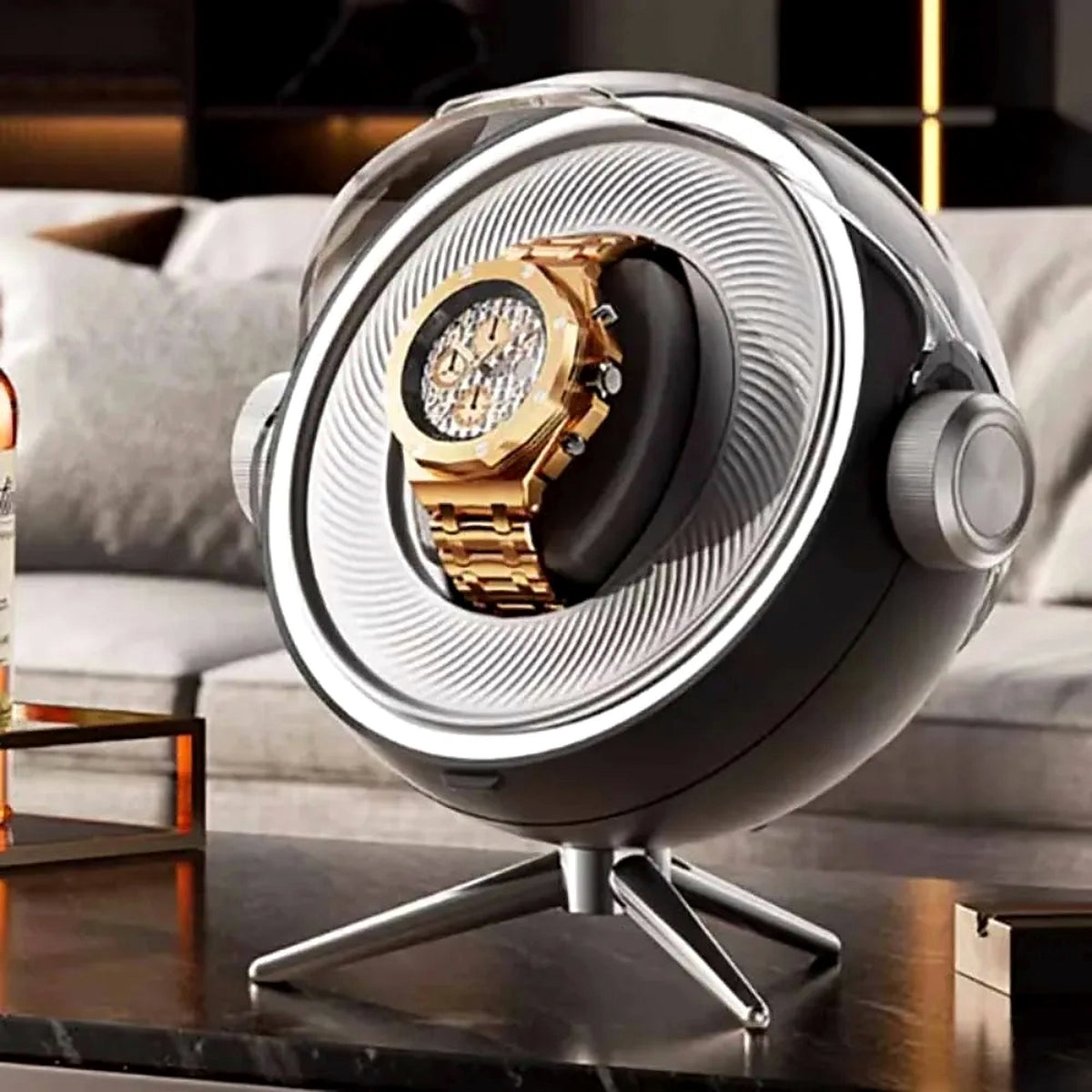 Remontoir design orbital, 1 ou 2 montres : dans un salon